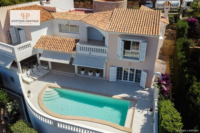 Luxuriöse Villa mit Pool und spektakulärem Meerblick in Camp de Mar