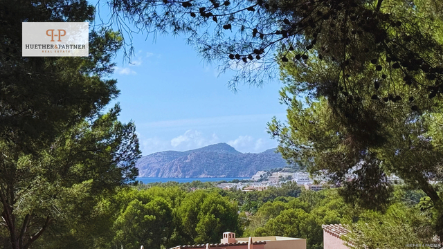 Stilvolle Luxus-Wohnung mit großer privater Terrasse in Toplage von Santa Ponsa