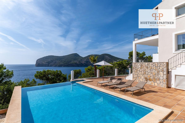 Luxusvilla in Camp de Mar mit Meerblick und Ferienlizenz (E.T.V.)