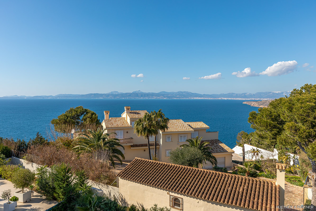 Mediterrane Villa mit Meerblick – großes Potenzial und Panoramablick über die Bucht von Palma