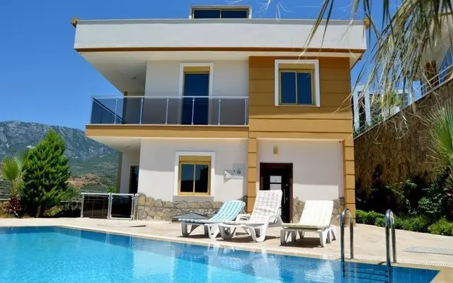 1158 Kargıcak/Alanya: Villa mit 700 m² Grundstück und viel Wohnfläche. Preis reduziert.