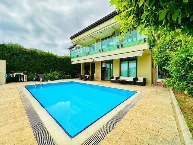1162 Exklusive Villa in Kargicak, Alanya! Nur 2000 m zum Strand.