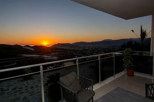 Türkei, Alanya, Gazipasa. 3 Zi. Villa mit Pool. Neubau, Erstbezug. 721