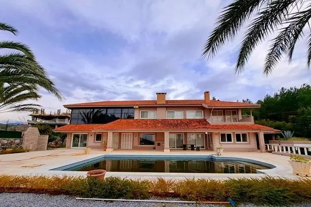 Türkei, Alanya. 7 Zimmer Villa. 1300 m² Grundstück, 856