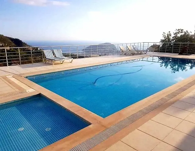 Türkei, Alanya, Tepe. 4 Zi. Villa. Ikamet ist möglich. 948