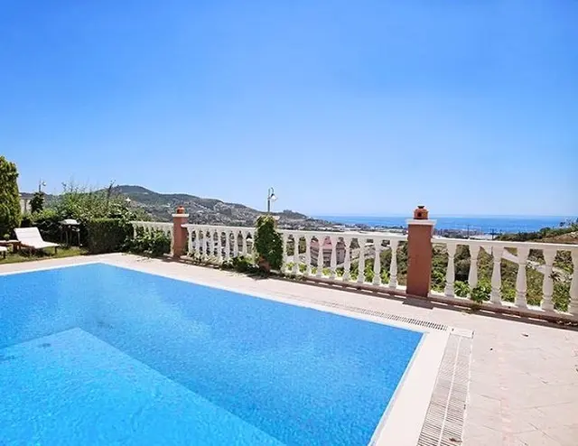 Türkei, Alanya. Möbl. 4 Zi. Villa mit Pool und Garten. 949