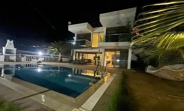 953 Türkei, Alanya. Möblierte 4-Zimmer-Villa zum Schnäppchenpreis!