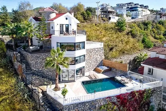 972- Ihre private Oase in Kargicak: Moderne Villa mit Gästeapartment und Meerblick