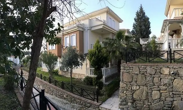 973- Türkei, Alanya. Möbl. 4 Zi. Villa mit zahlreichen Annehmlichkeiten.