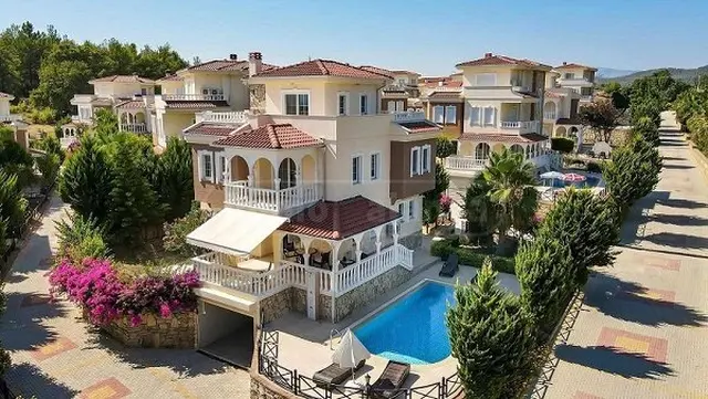 Türkei, Alanya. Möbl. 5 Zi. Villa, Pool, Garten, Sauna, Garage. Tennis, 1042