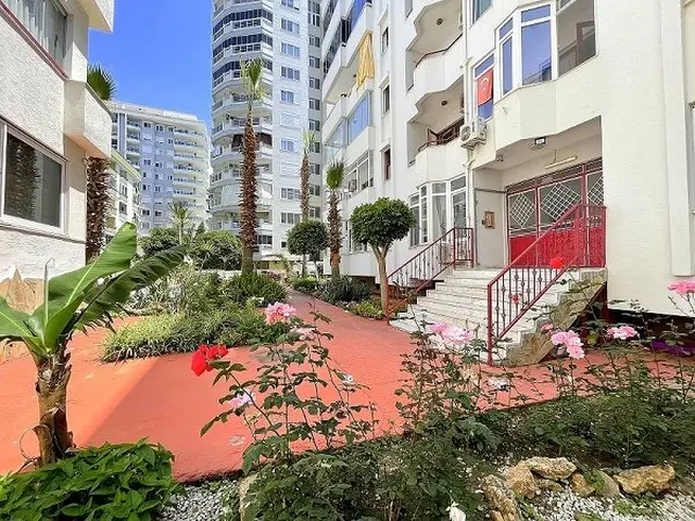 1076  3 Zimmer Wohnung in Alanya Mahmutlar mit  Pool
