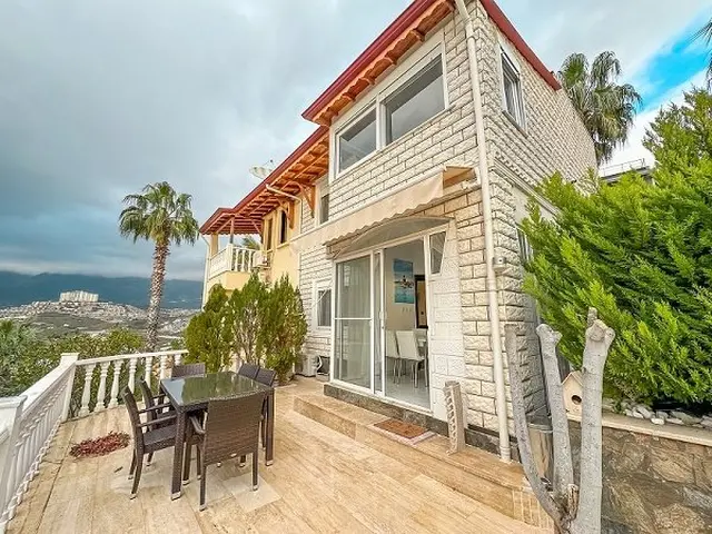 1122 sowas von  günstig, 4 Zimmer  Villa mit Meerblick