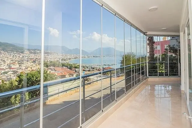 1129 Modernisiertes 4 Zimmer  Apartment mit Meerblick auf der Burg von Alanya