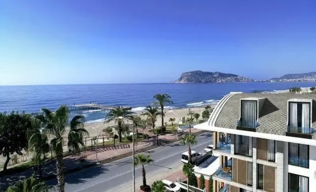 2-Zimmer-Luxuswohnung, 1. Reihe Am Strand Mit Tollem Meerblick. Business-Lounge, Bibliothek, Fitnessraum, SPA-Zentrum, Parkplatz.