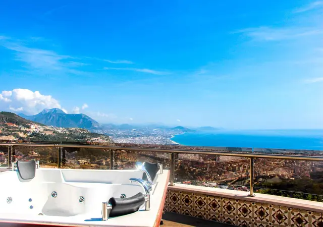 Luxusvilla in Alanya Tepe - Beeindruckende Aussichten und umfassende Ausstattung