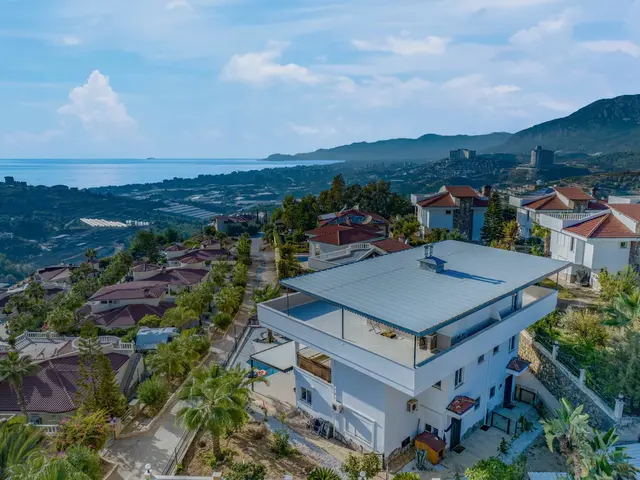 3+1 Doppelhaushälfte in Alanya Kargicak zu verkaufen | 150 m² | Privater Garten & Sauna