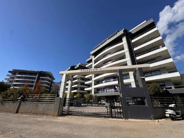 3+1 Wohnung zum Verkauf in Alanya Ciplakli | 175 m² | Luxusresidenz | 2.4 km zum Meer