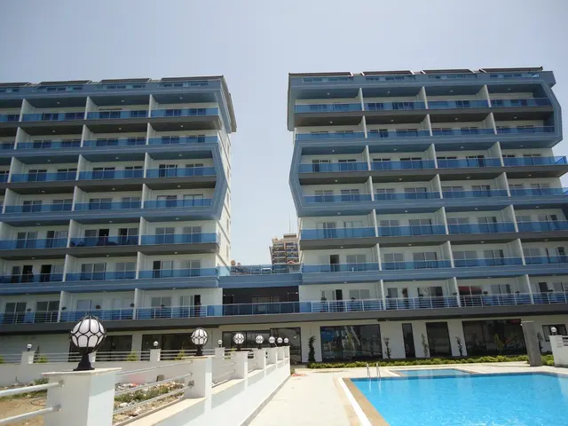 1+1 Wohnung mit Meerblick zu Verkaufen in Mahmutlar - Voll Möbliert mit Umfangreichen Sozialen Annehmlichkeiten!