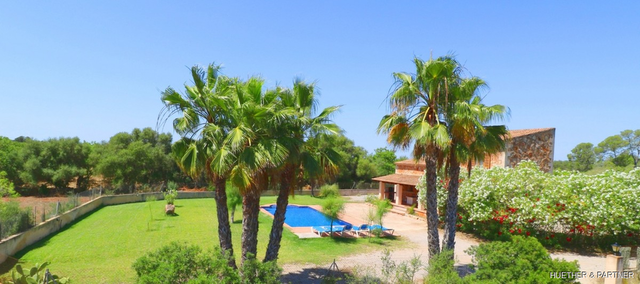 Finca mit Vermietungslizenz in Top Lage