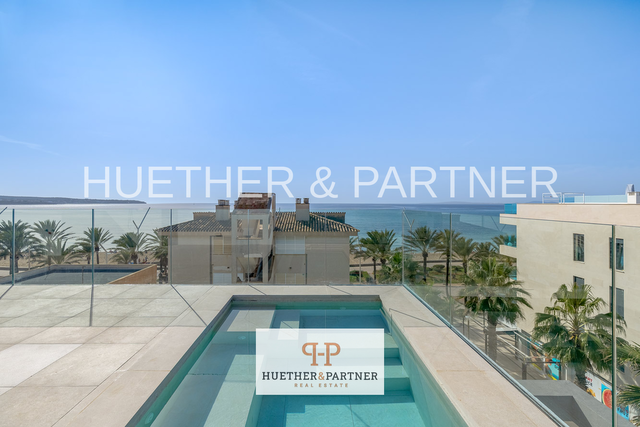 Exklusives Neubau-Penthouse in erster Strandlage mit privatem Dachterrassenpool