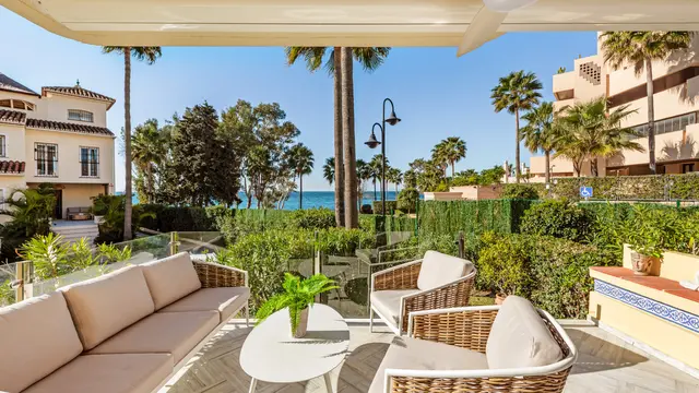 Elegantes Stadthaus in Garden Beach – Strandnah wohnen in Estepona - Provisionsfrei