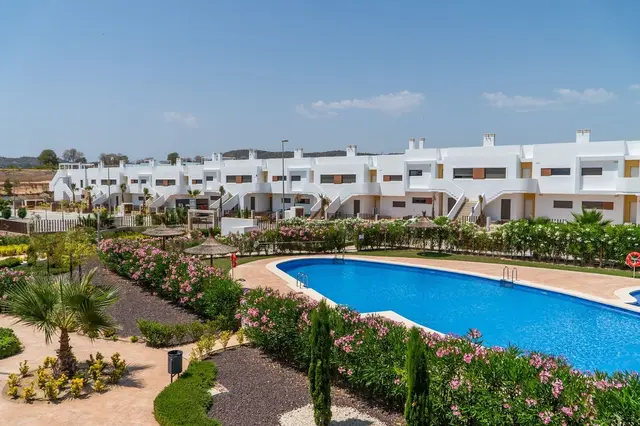 Penthouse-Wohnung in privater Wohnanlage mit XXL Dachterrasse und Gemeinschaftspool!