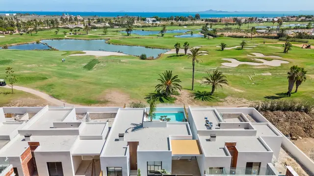 PROVISIONSFREI! Traumhafte und einzigartige Villen mit privatem Pool direkt am Golfplatz!
