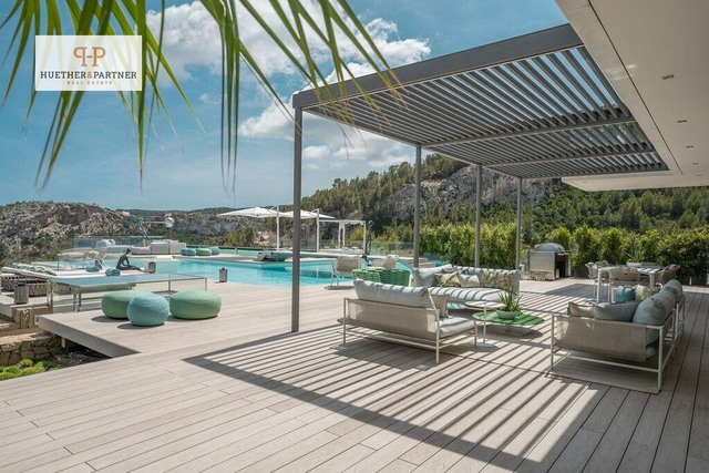 State-of-the-Art Luxusvilla mit Meerblick, Spa, Gästehaus & Helikopterlandeplatz in Son Vida