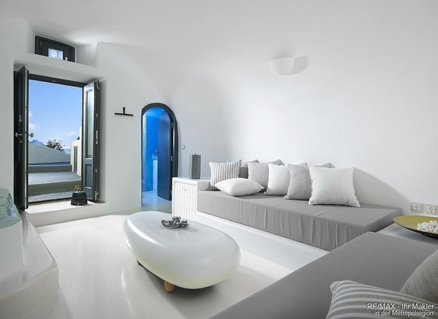 Exclusive Cave Suite mit Doppel-Jacuzzi & Caldera-Blick