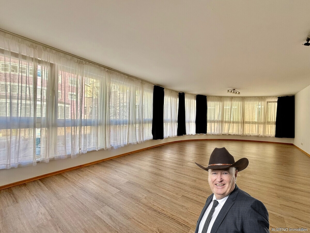 Moderne Wohnung mit 2 Schlafzimmer mit Lift & Tiefgarage neben dem Stadtpark und Fachhochschule mit 92m2 im Zentrum von Kufstein ideal auch für Anleger (Studentenvermietung) oder als Büro/Praxis nutzbar