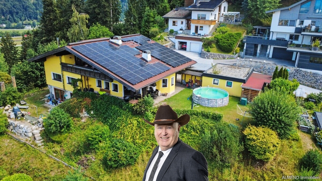 Großzügiges, sonniges Zweifamilienhaus mit Panoramablick